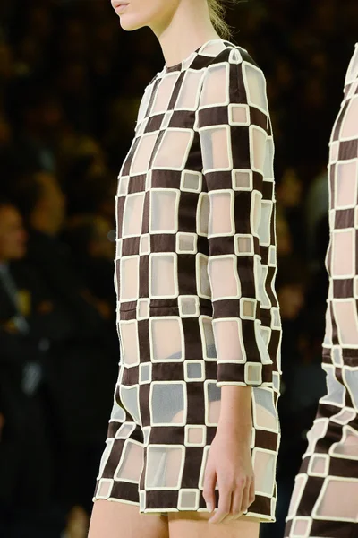 Look 90